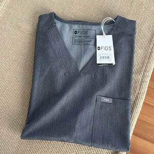 Men’s Figs Scrubs 3 Pocket Top L - Brand New With Tags - Graphite Grey